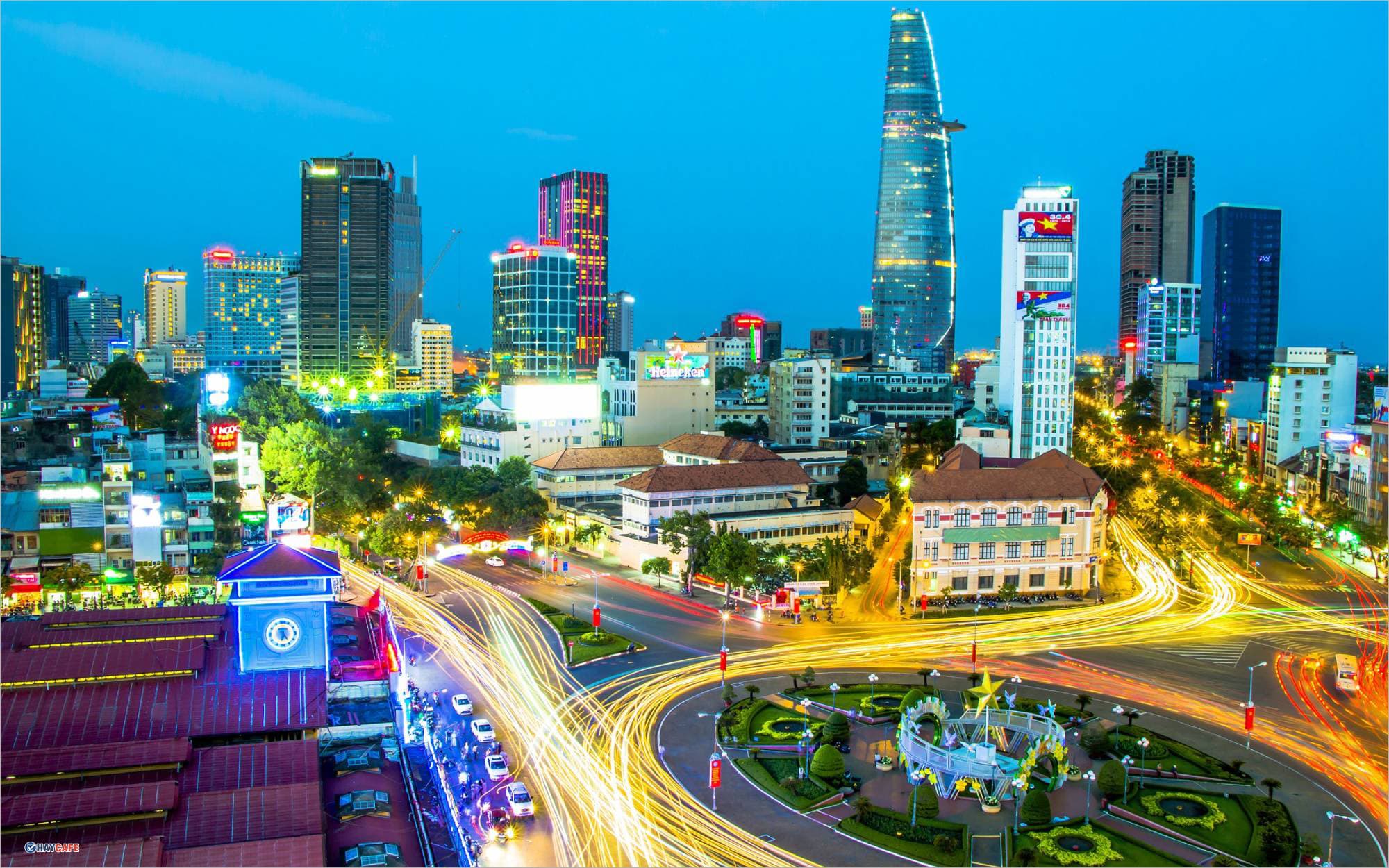 Saigon After Dark: A Nighttime Exploration