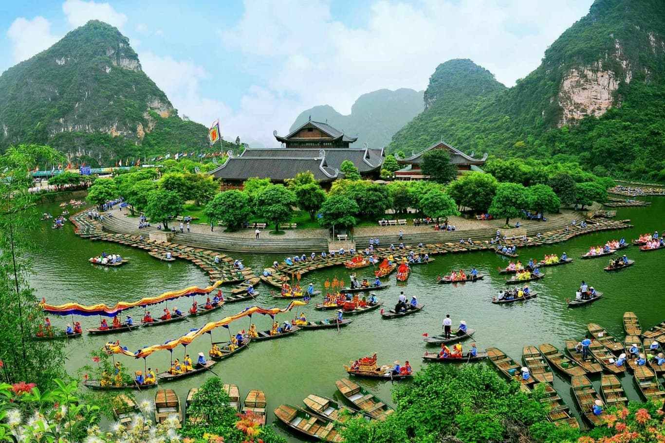 23 Days Essential Southeast Asia: Vietnam, Cambodia, Laos & Thailand